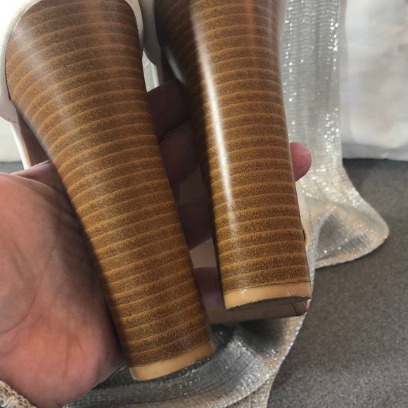 Pretty white strappy heels with peep toes - Picture 5 of 7